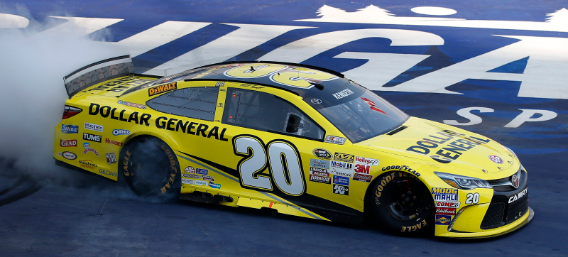 Illustration for article titled The High-Downforce NASCAR Rules Package Is A Dumpster Fire Of Awfulness